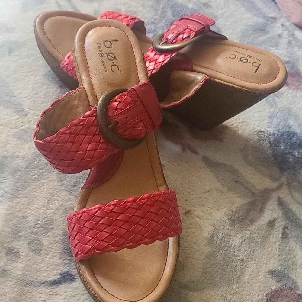 Red Platforms - Picture 5 of 5